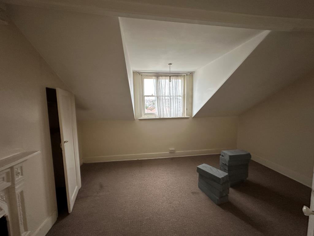 Lot: 37 - SUBSTANTIAL MIXED USE BUILDING WITH POTENTIAL - 14 Tower Road TF Bedroom